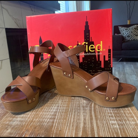 Cityclassified Shoes - City Classified Sandals 7.5 brown wedge excellent